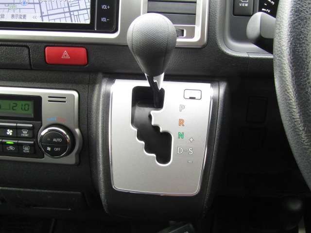 TOYOTA HIACE VAN 2WD 2021 Image 31