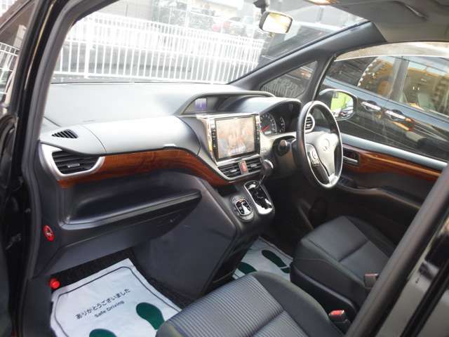 TOYOTA VOXY 2014 Image 31