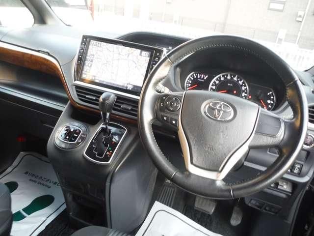 TOYOTA VOXY 2014 Image 31