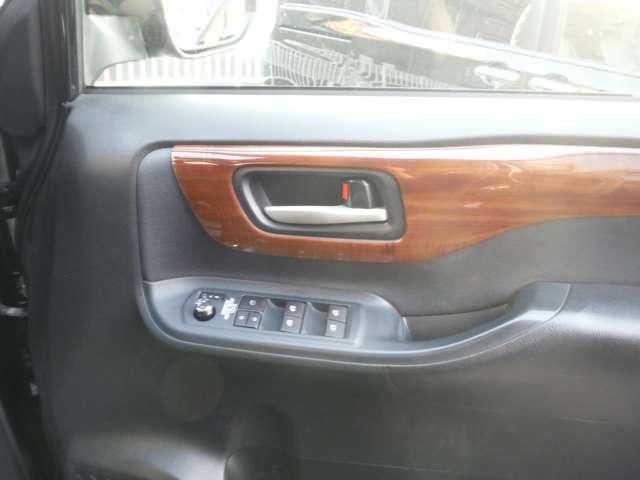 TOYOTA VOXY 2014 Image 31