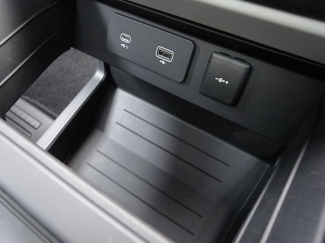 ROVER DEFENDER 2023 Image 31