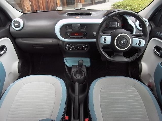 RENAULT TWINGO 2018 Image 31