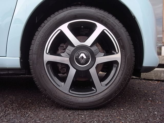 RENAULT TWINGO 2018 Image 31