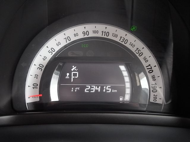 RENAULT TWINGO 2018 Image 31