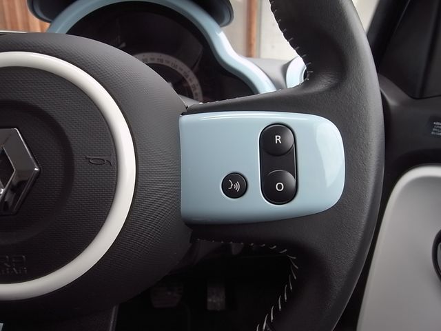 RENAULT TWINGO 2018 Image 31