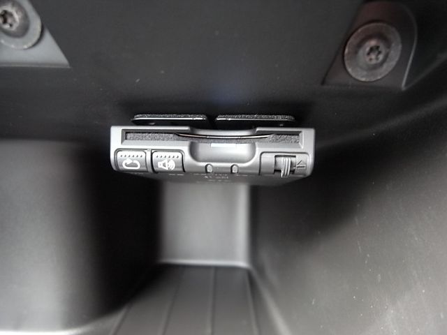 RENAULT TWINGO 2018 Image 31