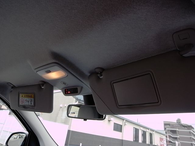 RENAULT TWINGO 2018 Image 31