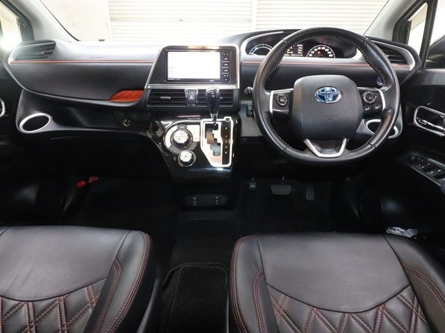 TOYOTA SIENTA HYBRID 2015 Image 31