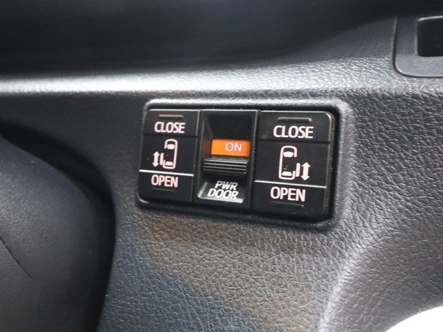 TOYOTA SIENTA HYBRID 2015 Image 31