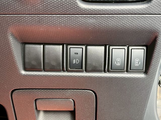 MITSUBISHI DELICA D:2 2WD 2011 Image 31