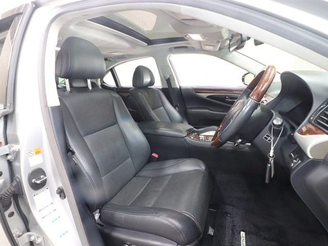 TOYOTA LEXUS LS600H 2015 Image 31