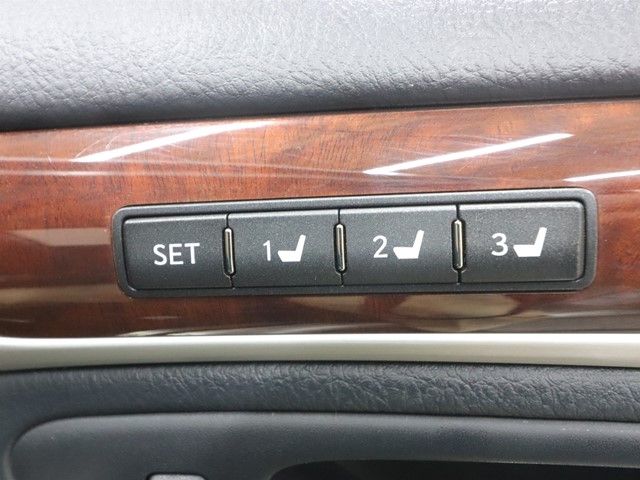 TOYOTA LEXUS LS600H 2015 Image 31