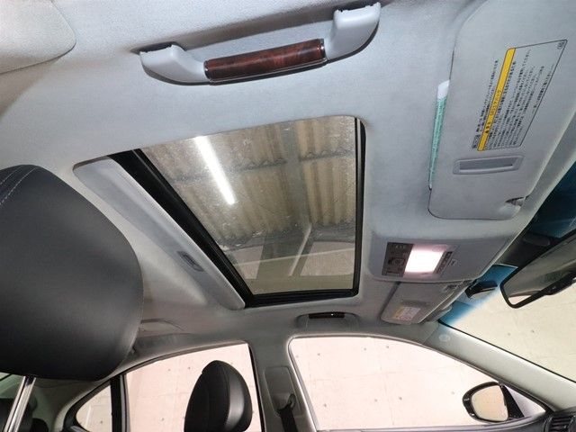 TOYOTA LEXUS LS600H 2015 Image 31