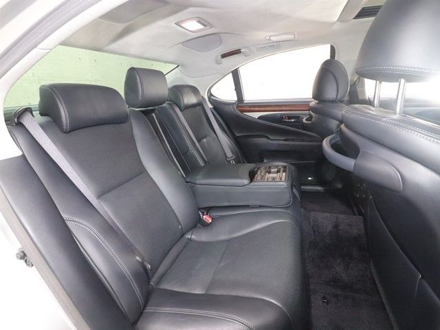 TOYOTA LEXUS LS600H 2015 Image 31