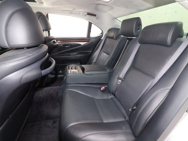 TOYOTA LEXUS LS600H 2015 Image 31