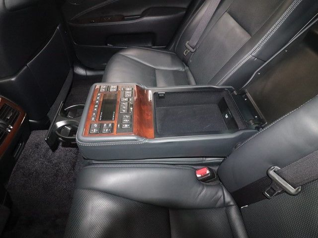 TOYOTA LEXUS LS600H 2015 Image 31