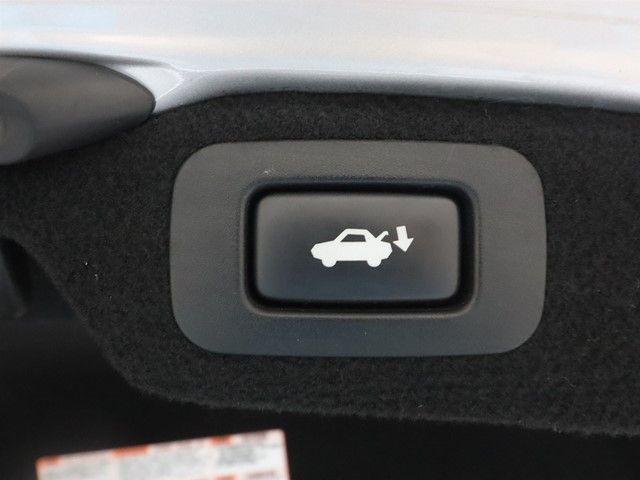 TOYOTA LEXUS LS600H 2015 Image 31