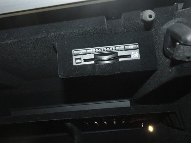 TOYOTA LEXUS LS600H 2015 Image 31