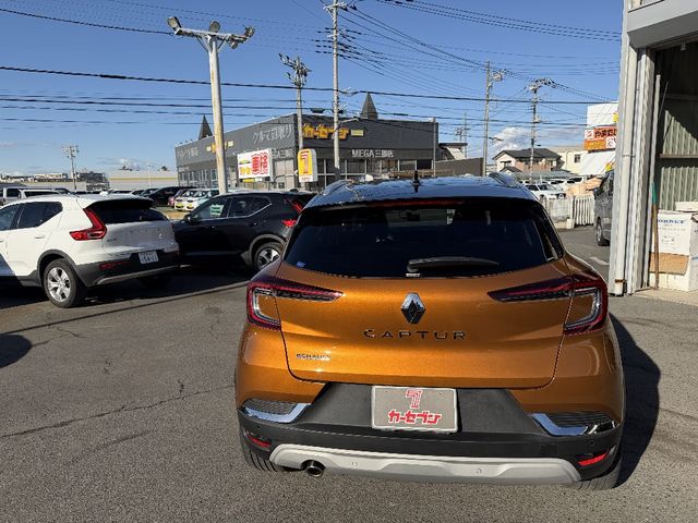 RENAULT CAPTUR 2021 Image 31
