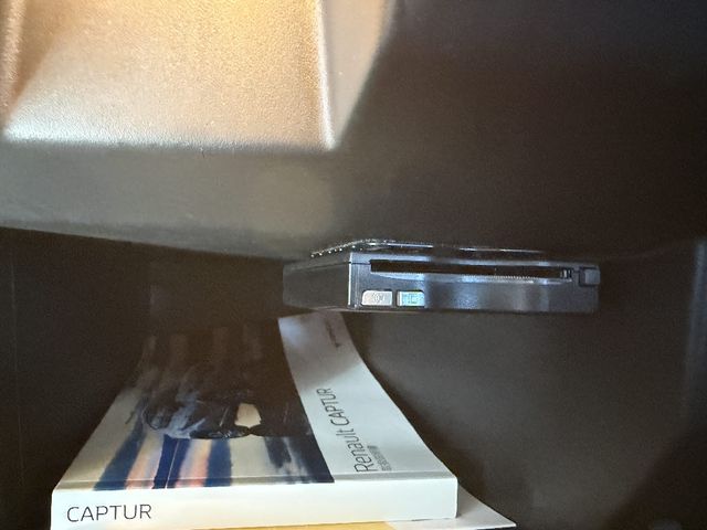 RENAULT CAPTUR 2021 Image 31