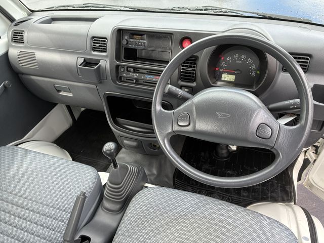 DAIHATSU HIJET TRUCK 4WD 2014 Image 31