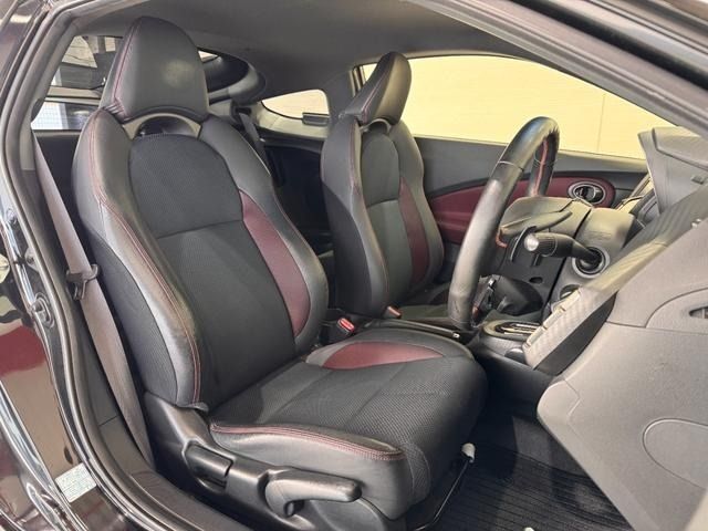 HONDA CR-Z 2012 Image 31