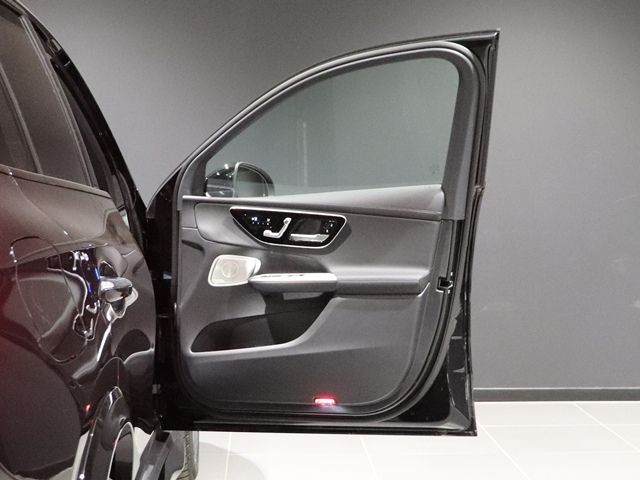 MERCEDES BENZ MERCEDES AMG GLCCLAS 2025 Image 31