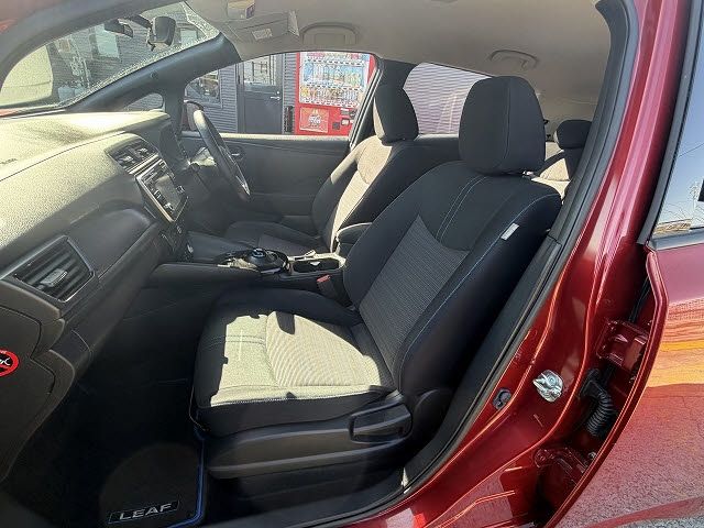 NISSAN LEAF 2017 Image 31