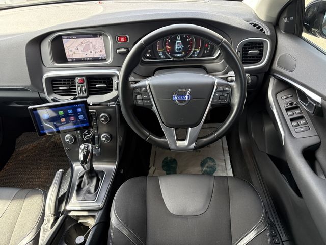 VOLVO V40 2013 Image 31