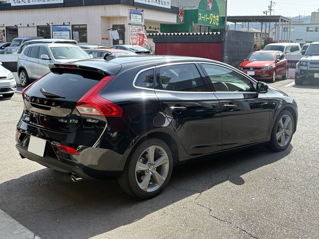VOLVO V40 2013 Image 31