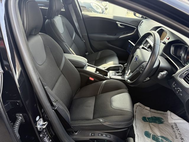 VOLVO V40 2013 Image 31
