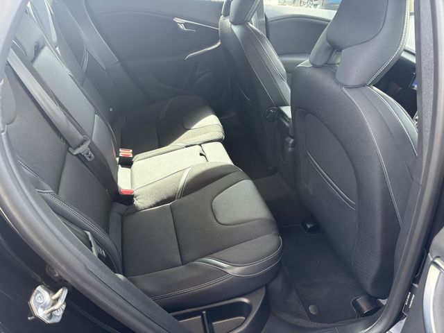 VOLVO V40 2013 Image 31