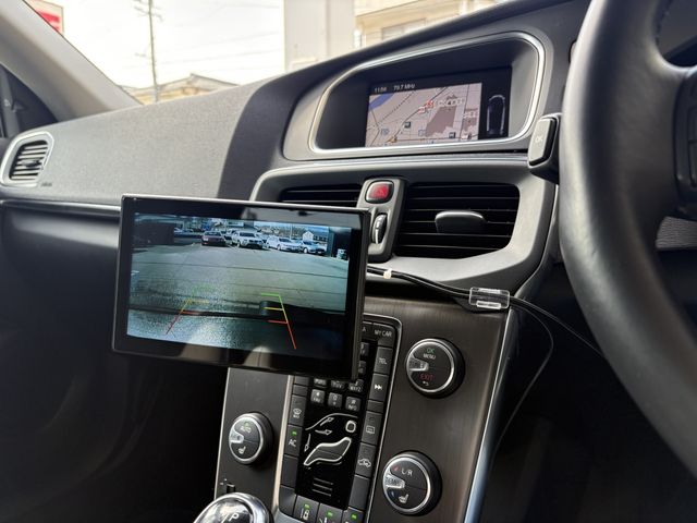 VOLVO V40 2013 Image 31