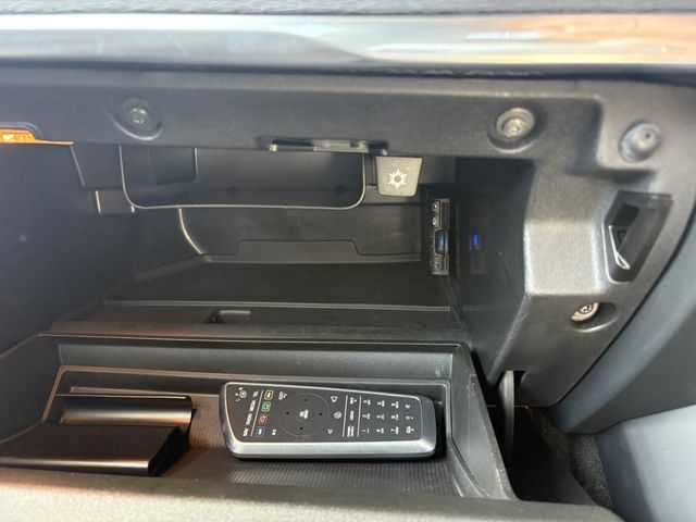 VOLVO V40 2013 Image 31