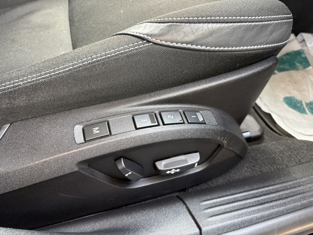 VOLVO V40 2013 Image 31