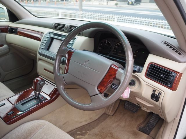 TOYOTA CROWN SEDAN 2001 Image 31