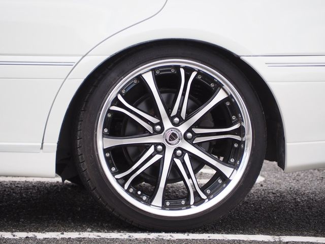 TOYOTA CROWN SEDAN 2001 Image 31