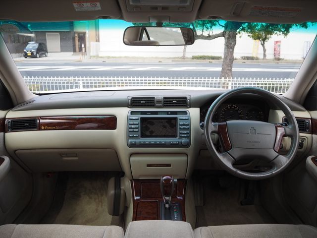 TOYOTA CROWN SEDAN 2001 Image 31