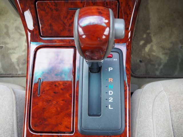 TOYOTA CROWN SEDAN 2001 Image 31