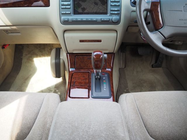 TOYOTA CROWN SEDAN 2001 Image 31