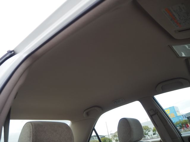 TOYOTA CROWN SEDAN 2001 Image 31