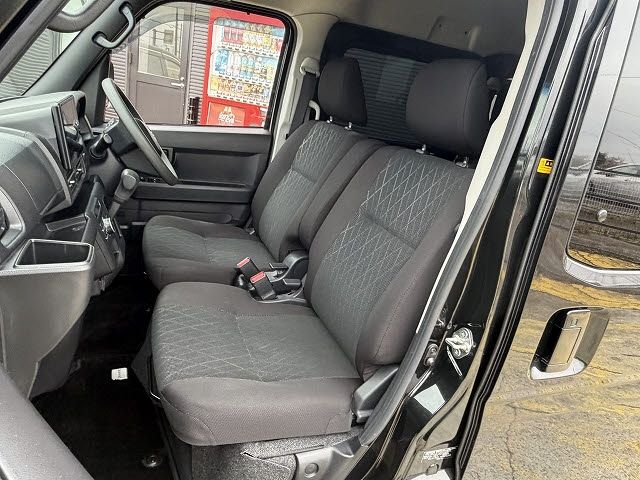 DAIHATSU ATRAI VAN 4WD 2022 Image 31