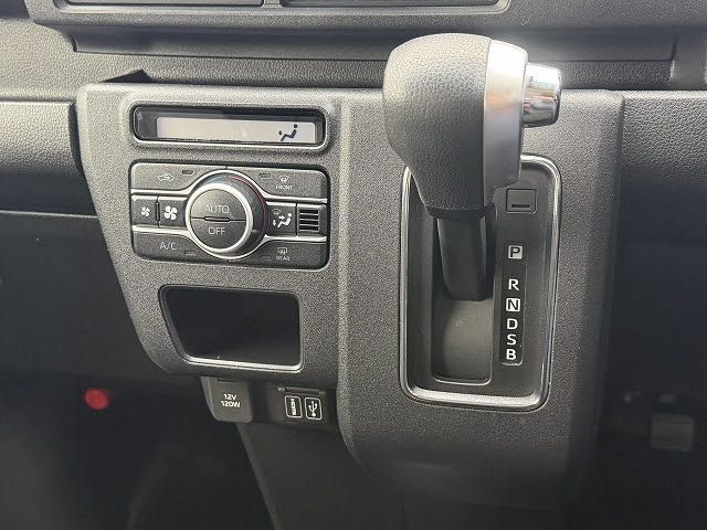 DAIHATSU ATRAI VAN 4WD 2022 Image 31