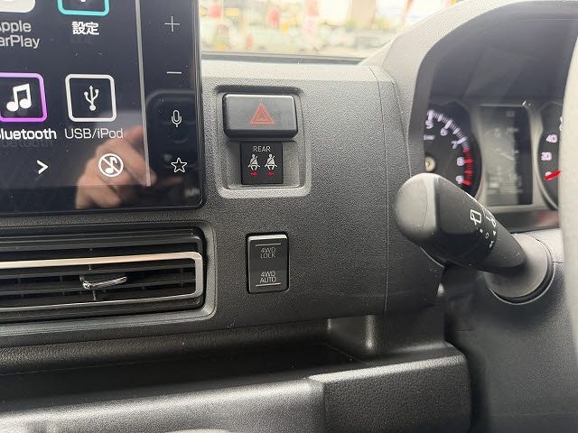 DAIHATSU ATRAI VAN 4WD 2022 Image 31