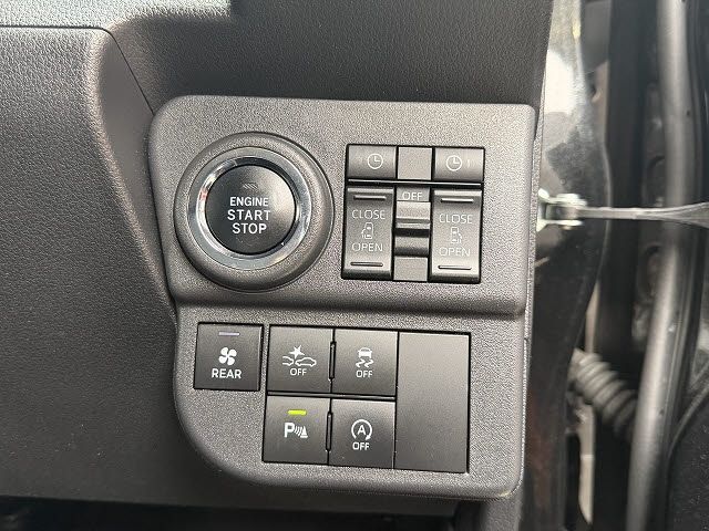 DAIHATSU ATRAI VAN 4WD 2022 Image 31