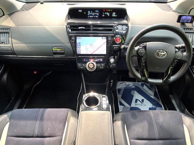 TOYOTA PRIUS ALPHA 2015 Image 31
