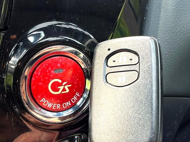 TOYOTA PRIUS ALPHA 2015 Image 31