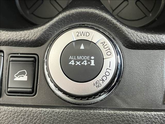 NISSAN X-TRAIL 4WD 2015 Image 31