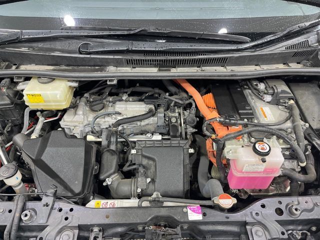 TOYOTA VOXY HYBRID 2017 Image 31