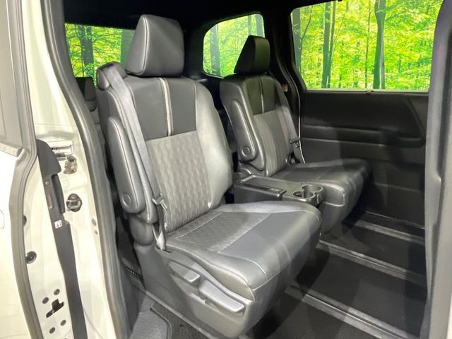 TOYOTA NOAH 4WD 2025 Image 31